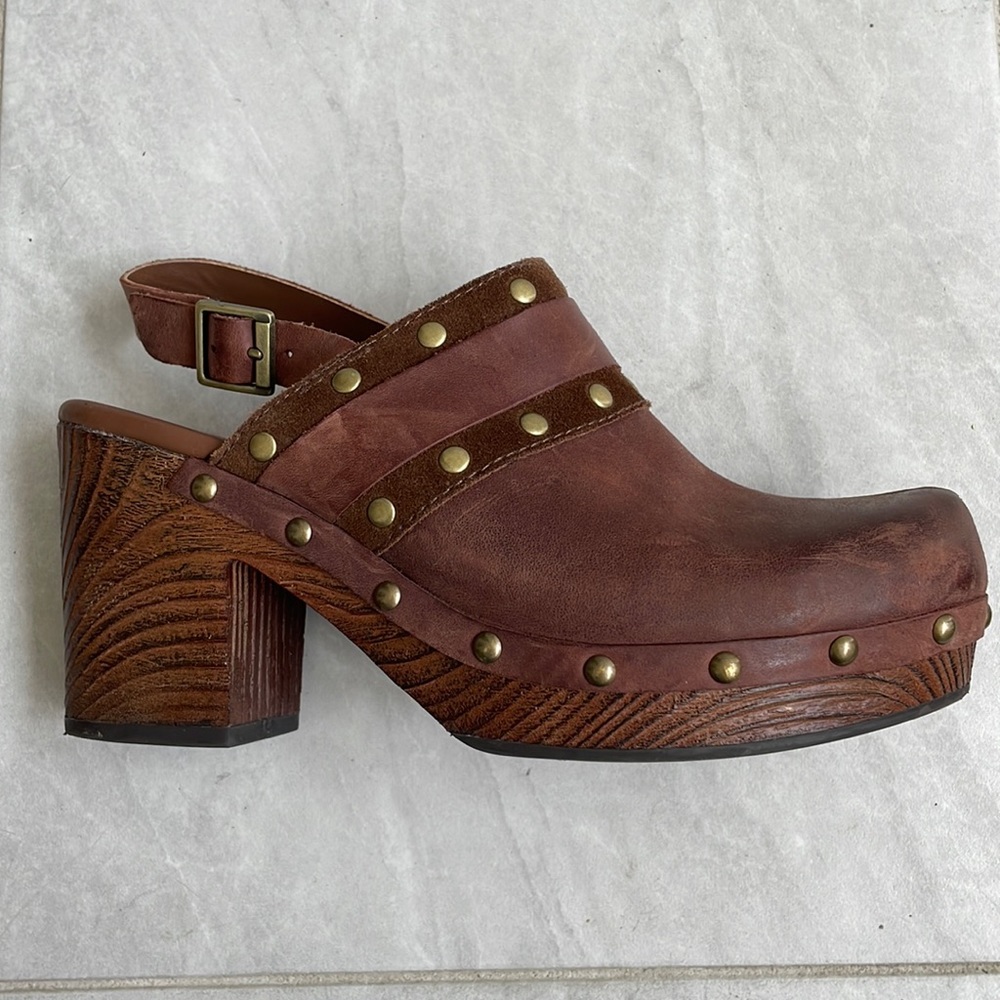 Korks brand leather clogs